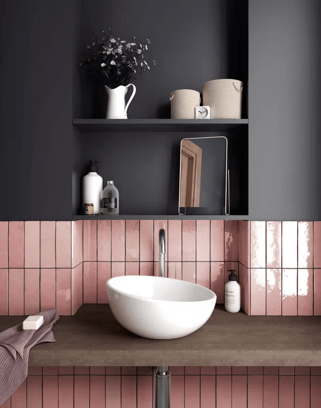 серо-розовая ванная комната