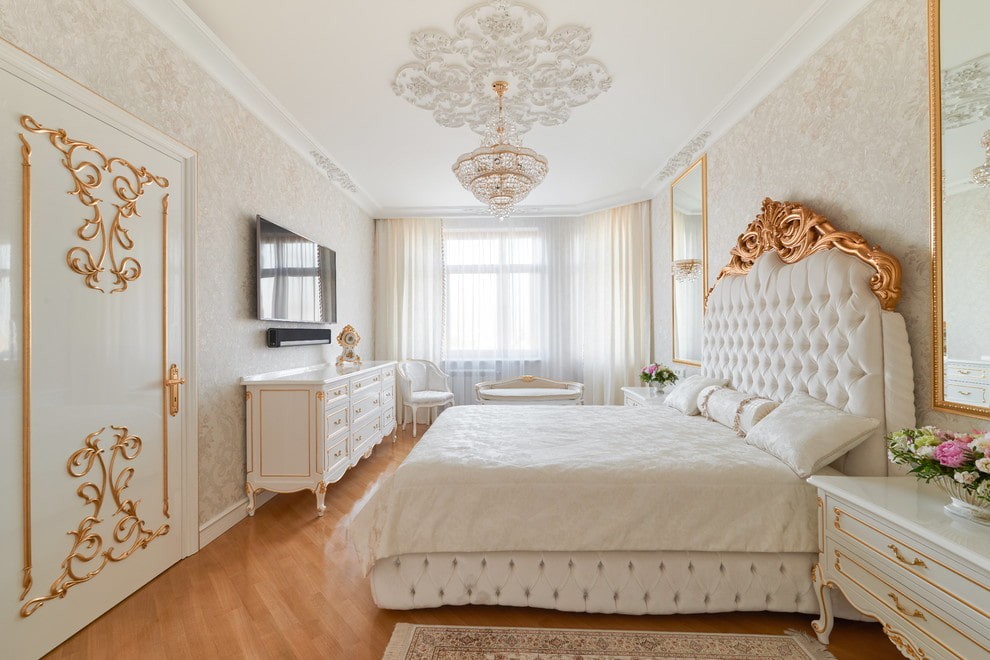 светлая спальня классический стиль